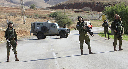 Soldados israelíes abaten a tiros a un palestino por lanzar piedras